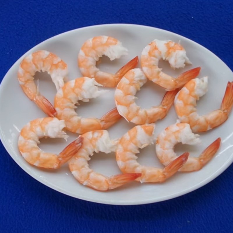 Bước 4 Luộc tôm, thịt Gỏi rau câu tôm thịt