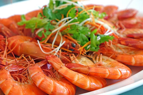 Tôm là loài hải sản quen thuộc trong mỗi bữa cơm gia đình chứa nhiều giá trị dinh dưỡng