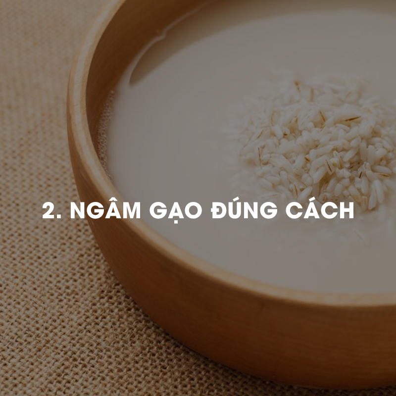 Ngâm gạo đúng cách trước khi cho vào chõ xôi