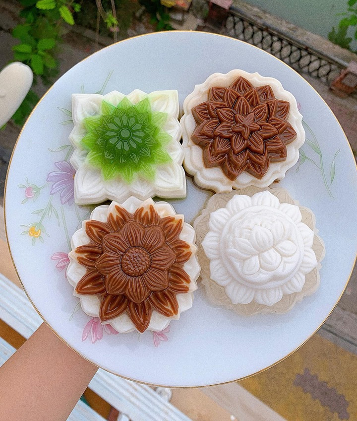 Chọn hoa văn trên khuôn bánh trung thu rau câu