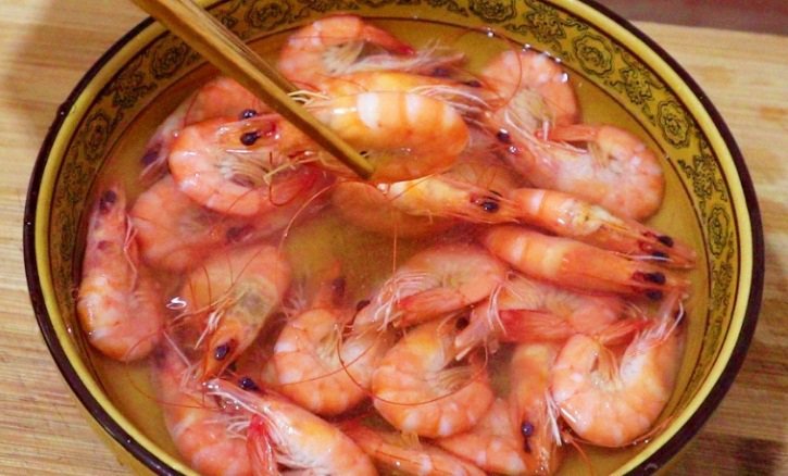 Chuyên gia lý giải có 3 loại bọt cần vớt bỏ, 3 loại nên giữ lại ăn vì tốt cho sức khỏe-3