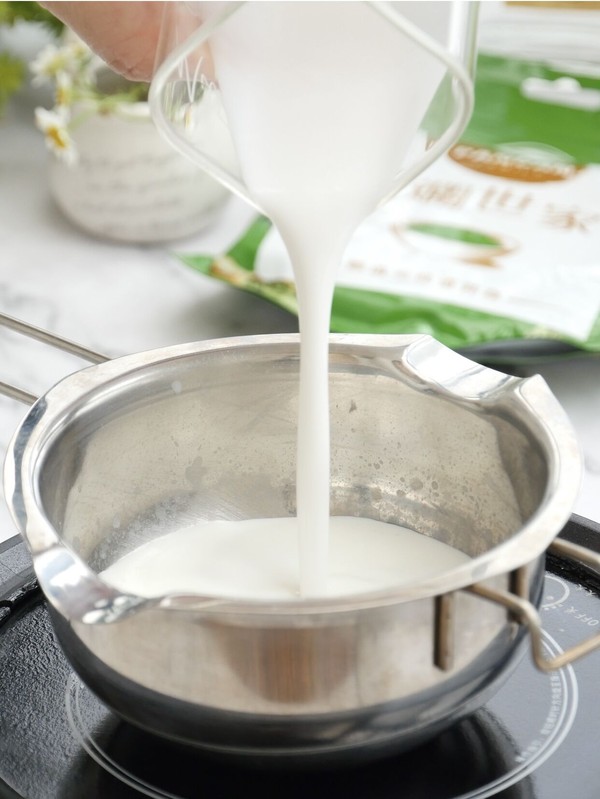 Nấu nước cốt dừa để làm thạch sữa dừa lá dứa- Agar Việt Nam Vũ Minh