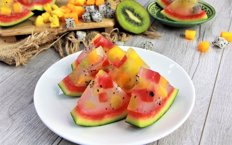Rau câu dưa hấu trái cây thơm ngon, bắt mắt đãi khách ngày tết