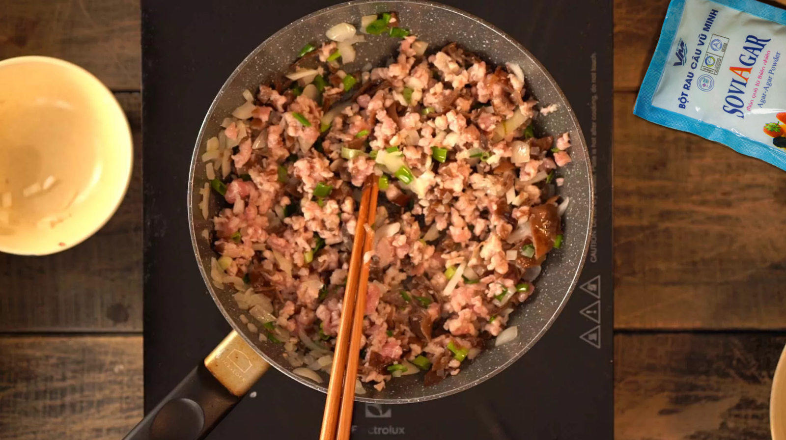 Xào nhân bánh cuốn keto làm từ bột rau câu Vũ Minh SoviAgar