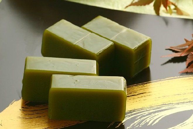 Đổ thạch rau câu matcha