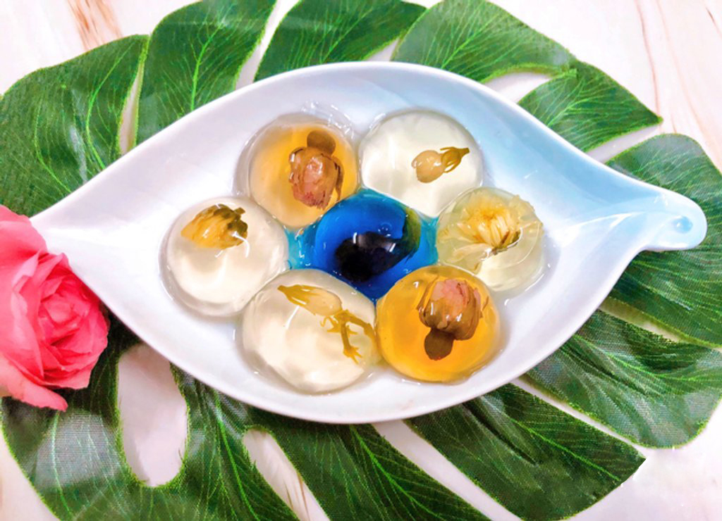 Thành phẩm thạch rau câu hoa thảo mộc đẹp lung linh lại tốt cho sức khỏe
