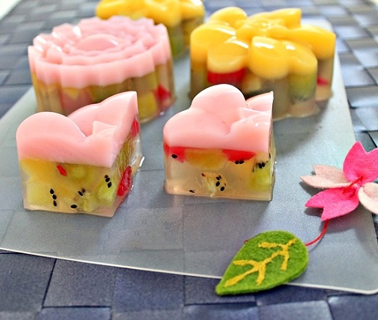 Hoàn thành món bánh trung thu rau câu trái cây