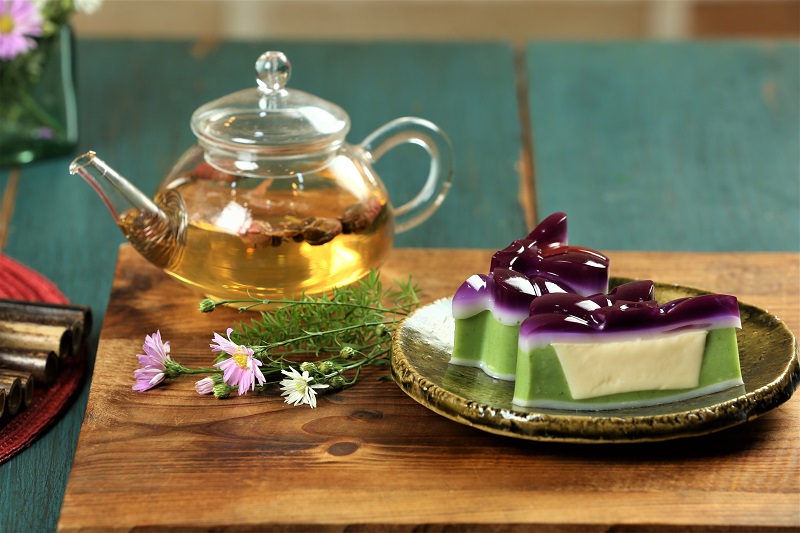 Bánh trung thu rau câu ngọt thanh, thơm béo đầy màu sắc