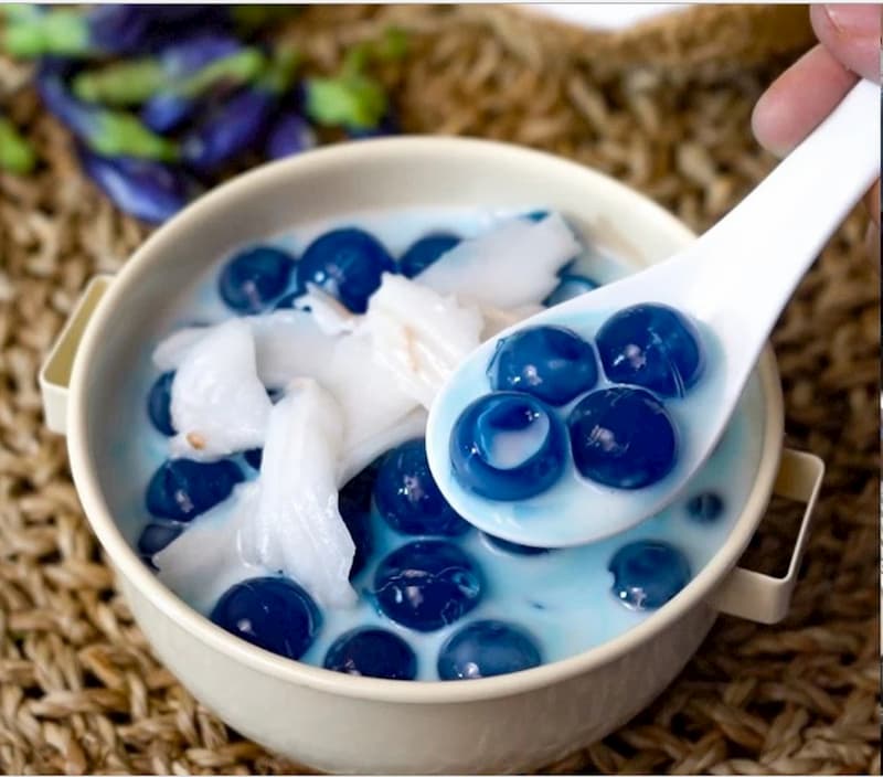 Chè thạch rau câu hoa đậu biếc vô cùng thơm ngon, bổ dưỡng
