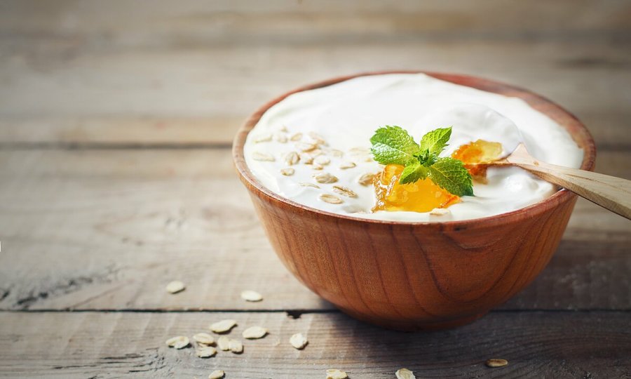 Sữa chua không đường là món ăn vặt thơm ngon mà không béo