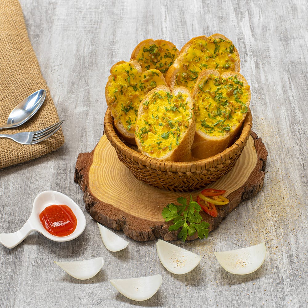 Thực đơn giảm cân với bánh mì bơ tỏi vào bữa sáng