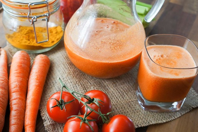 Nước ép cà chua, cam, cà rốt