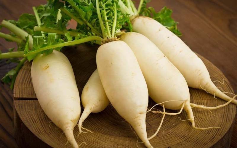 Vỏ cù cải trắng cũng gây tác động xấu đến dạ dày