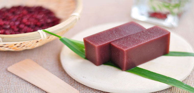 Thạch rau câu đậu đỏ mềm mịn, thích hợp làm món tráng miệng cho mẹ bầu