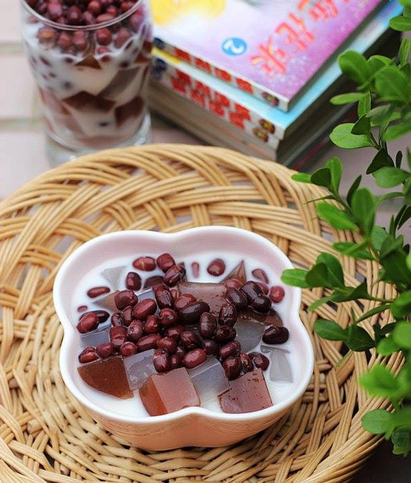 Ngày cuối tuần đổi gió với món thạch rau câu đậu đỏ mềm mịn