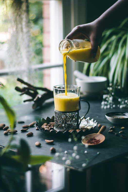 1. Sữa hạt nhụy hoa nghệ tây