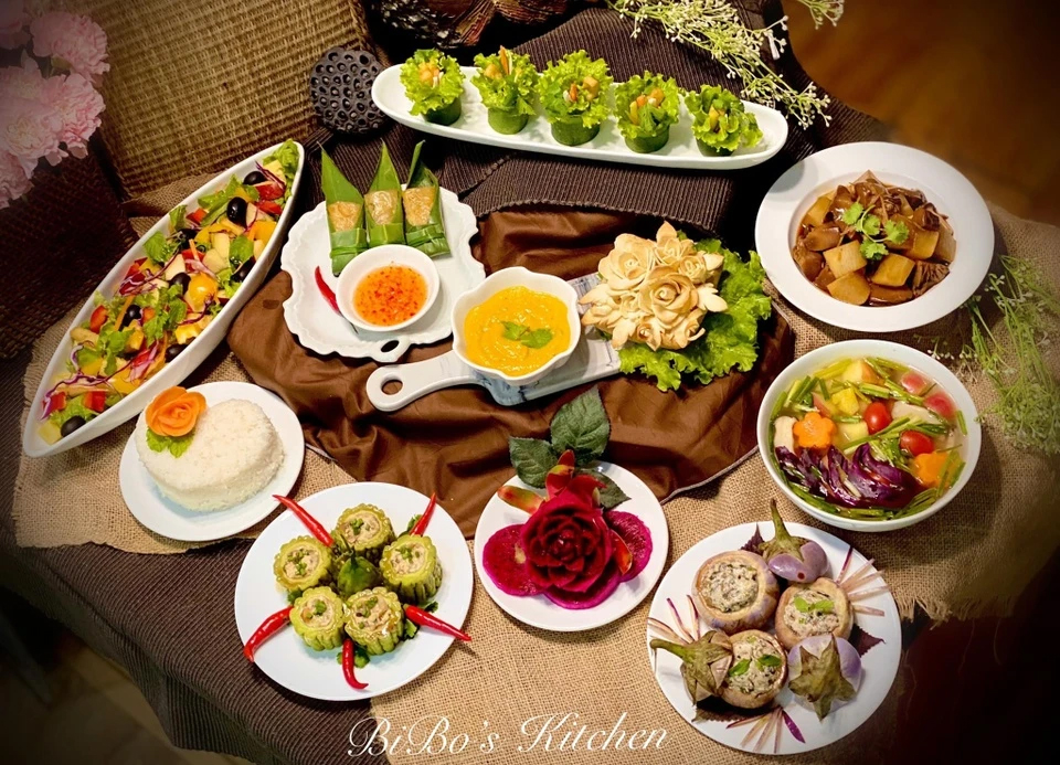 Đa Sắc Mâm Cơm Cúng Rằm Tháng 7: Dân Mạng Rộn Ràng Khoe Tài Chuẩn Bị