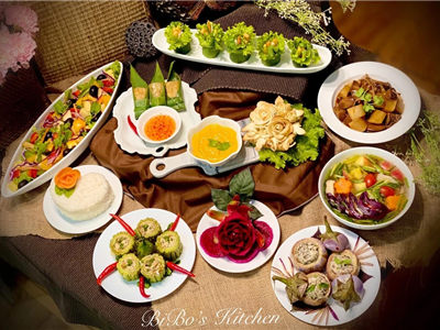 Đa Sắc Mâm Cơm Cúng Rằm Tháng 7: Dân Mạng Rộn Ràng Khoe Tài Chuẩn Bị
